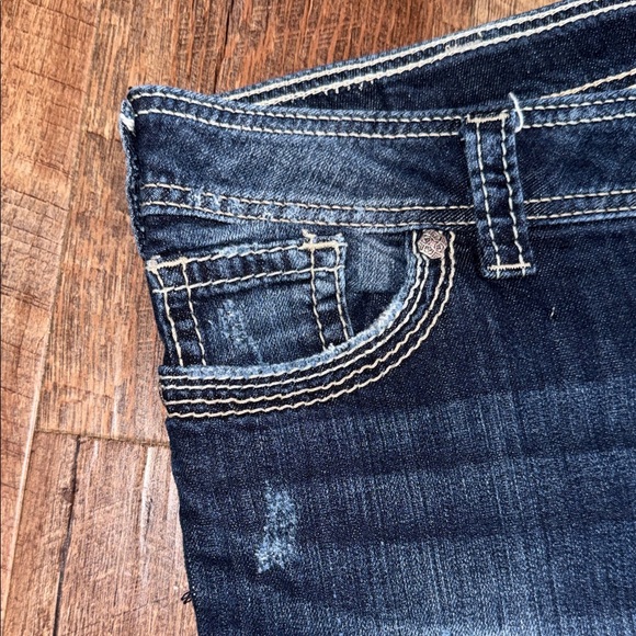 Silver Jeans Co. Blue Denim with Contrast Stitching - Picture 10 of 13